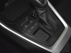 2022款 2.0L 两驱豪华版 