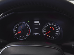 2022款 2.0L 两驱豪华版 