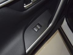 2022款 2.0L 四驱豪华版 