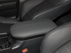 2022款 2.0L CVT四驱尊贵版