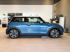 2022款 改款 1.5T COOPER 艺术家