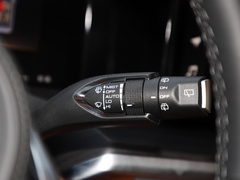 2022款 3.0T 高端定制版 5座