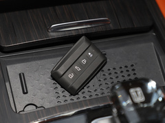 2022款 3.0T 高端定制版 5座