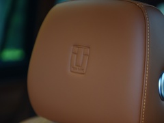 2022款 3.0T 高端定制版 5座