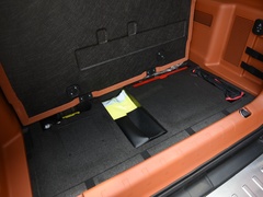 2022款 3.0T 高端定制版 5座