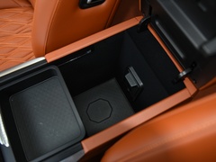 2022款 3.0T 高端定制版 5座