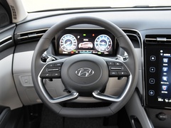 2022款 途胜L 2.0L 混动・旗舰版