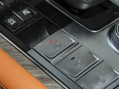 2022款 3.0T 运动版 造境型 5座