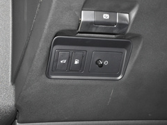 2022款 P300e 性能科技版
免税
