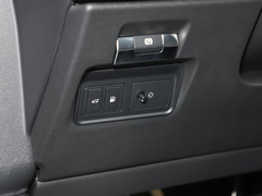 2022款 P300e 性能科技版
免税

