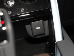 2022款 P300e 性能科技版
免税
