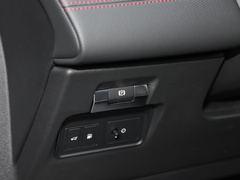 2022款 P300e 性能科技版
免税
