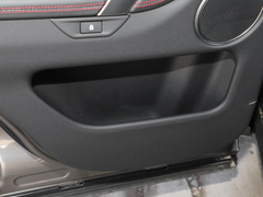 2022款 P300e 性能科技版
免税

