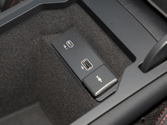 2022款 P300e 性能科技版
免税
