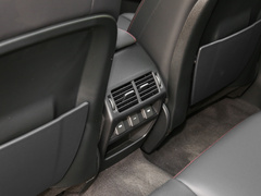 2022款 P300e 性能科技版
免税
