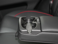 2022款 P300e 性能科技版
免税
