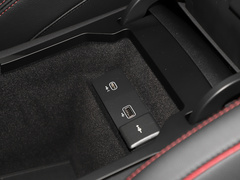 2022款 P300e 性能科技版
免税

