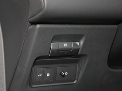2022款 P300e 性能科技版
免税
