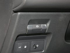 2022款 P300e 性能科技版
免税
