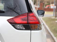 2022款 2.0L 两驱智联舒享版