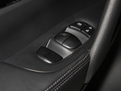 2022款 2.0L 两驱智联舒享版