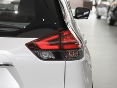2022款 2.0L 兩驅(qū)智聯(lián)臻享版