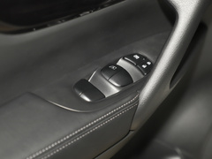 2022款 2.0L 两驱智联臻享版