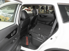 2022款 2.0L 两驱智联臻享版