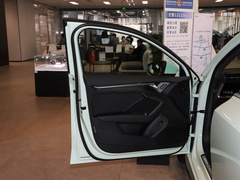 2022款 A3L Limousine 35 TFSI 豪华运动型