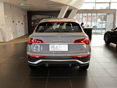 2022款 40 TFSI 时尚型