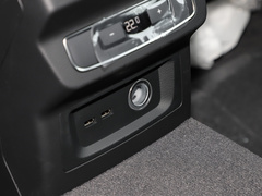 2022款 40 TFSI 豪华型