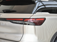 2022款 2.0T 四驱豪华版