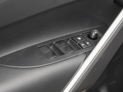 2022款 2.0L 精英版