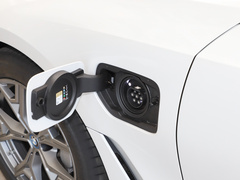 2022款 eDrive 35 L