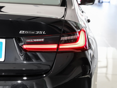 2022款 eDrive 35 L