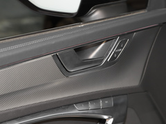 2022款 45 TFSI quattro S-line 见远型流晶套装