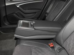2022款 45 TFSI quattro S-line 见远型流晶套装