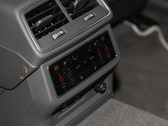 2022款 45 TFSI quattro S-line 见远型流晶套装