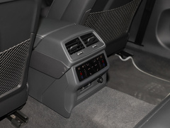 2022款 45 TFSI quattro S-line 见远型流晶套装