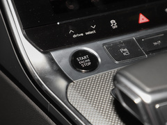 2022款 45 TFSI quattro S-line 见远型流晶套装