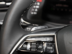 2022款 45 TFSI quattro S-line 见远型流晶套装