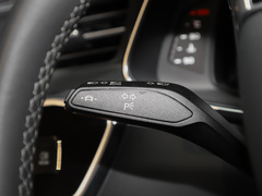 2022款 45 TFSI quattro S-line 见远型流晶套装