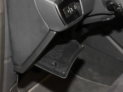 2022款 45 TFSI quattro S-line 见远型流晶套装