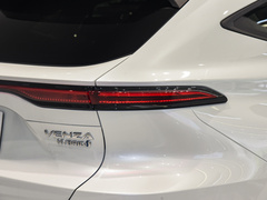 2022款 双擎 2.5L CVT两驱豪华版