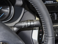 2022款 双擎 2.5L CVT两驱豪华版