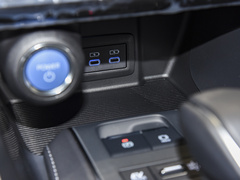 2022款 双擎 2.5L CVT两驱豪华版