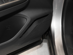 2022款 双擎 2.5L CVT两驱尊贵版