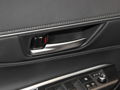 2022款 双擎 2.5L CVT两驱尊贵版