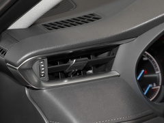 2022款 双擎 2.5L CVT两驱尊贵版