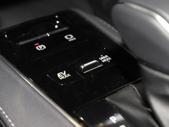 2022款 双擎 2.5L CVT两驱尊贵版